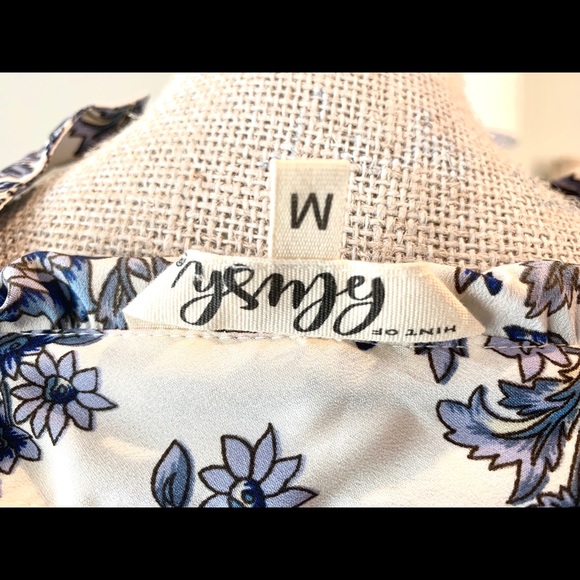 Blue and white dress sz M - Picture 7 of 7